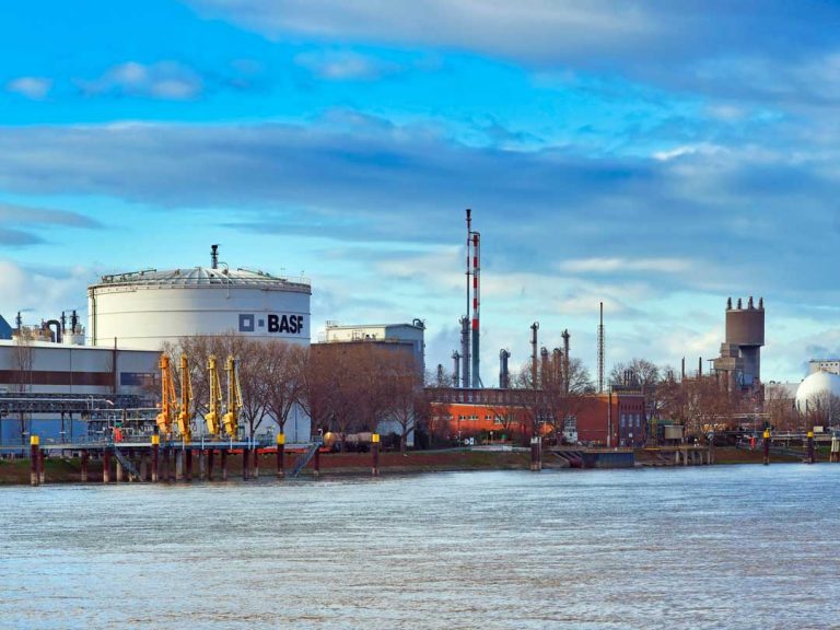 https://webpre.thinkupc.com/wp-content/uploads/2025/04/digitization-of-planning-and-logistics-at-basf.pdf